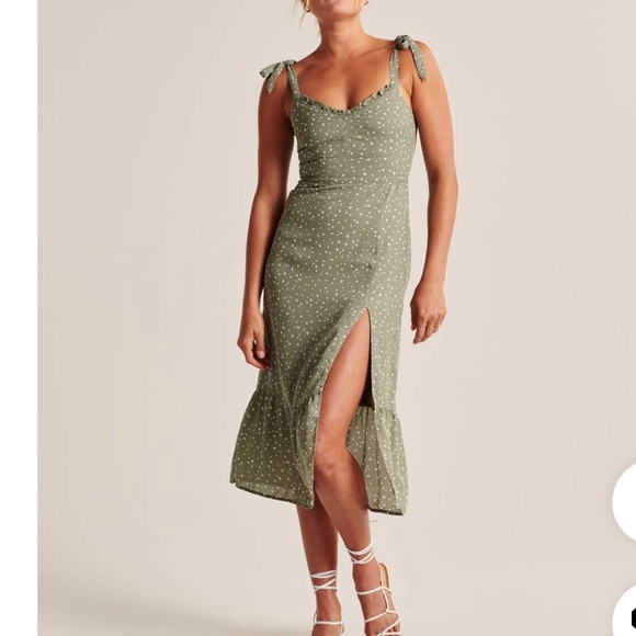 Abercrombie & Fitch Dresses & Skirts - Abercrombie & Fitch Green Polka Dot Maxi